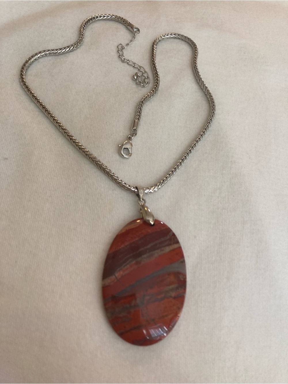 Reddish Brown Agate Natural Stone Pendant Necklace Marked 18KG - Picture 2 of 7